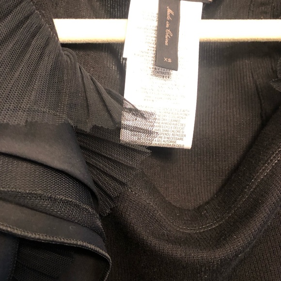 Black blouse BCBG sleeveless - Picture 2 of 5